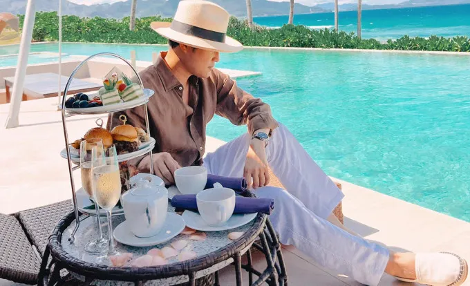 nam-ca-si-vbiz-duoc-don-doan-la-con-cua-ong-chu-dien-may-gia-the-bi-an-nhat-showbiz-tieu-tien-ty-di-du-lich (1151)