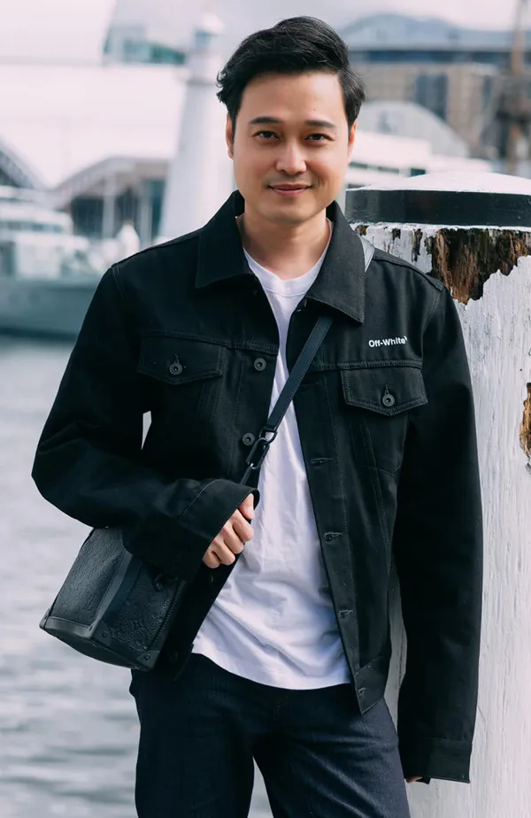 nam-ca-si-vbiz-duoc-don-doan-la-con-cua-ong-chu-dien-may-gia-the-bi-an-nhat-showbiz-tieu-tien-ty-di-du-lich (16)