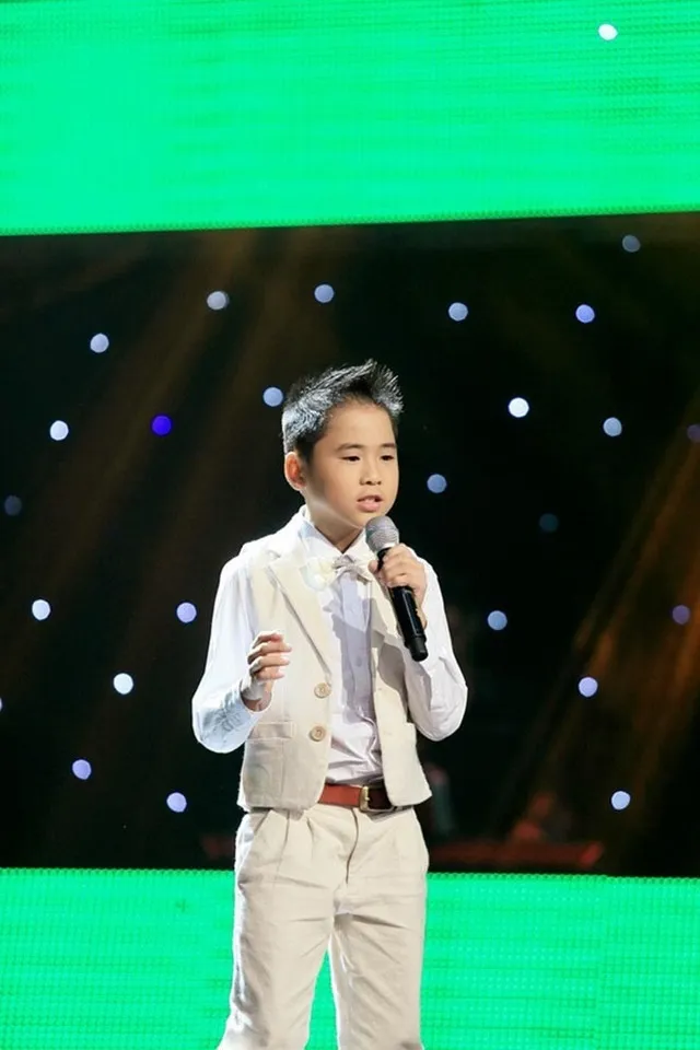 xon-xao-ban-trai-tinh-don-phuong-my-chi-la-nguoi-trong-showbiz-cdm-soi-duoc-anh-om-ap-than-mat-voi-nu-ca-si (5)