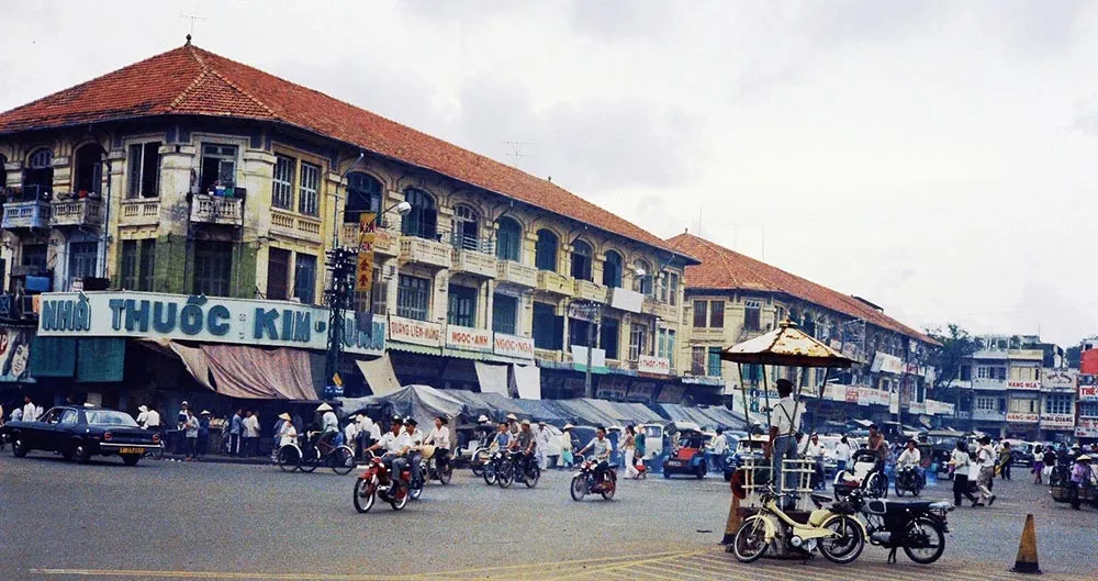 xon-xao-danh-tinh-ong-vua-nha-dat-so-huu-20000-can-nha-dac-dia-sai-gon-gay-dung-su-nghiep-tu-ganh-ve-chai (6)
