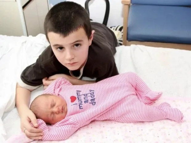 cau-be-gay-chan-dong-the-gioi-khi-tuyen-bo-lam-cha-o-tuoi-13-nay-xuong-day-vuc-bang-to-xet-nghiem-khong-ngo (7)