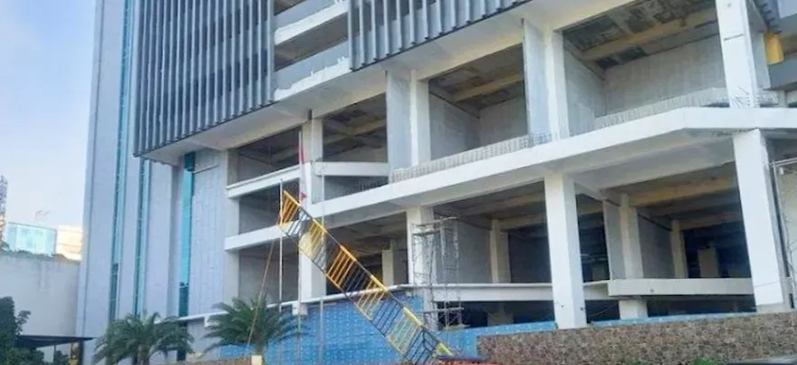 tha-ma-no-canh-vao-be-nuoc-cua-truong-quay-clip-cau-view-canh-sat-den-noi-tim-thay-5-nguoi-that-gap-chuyen-khong-may (1)