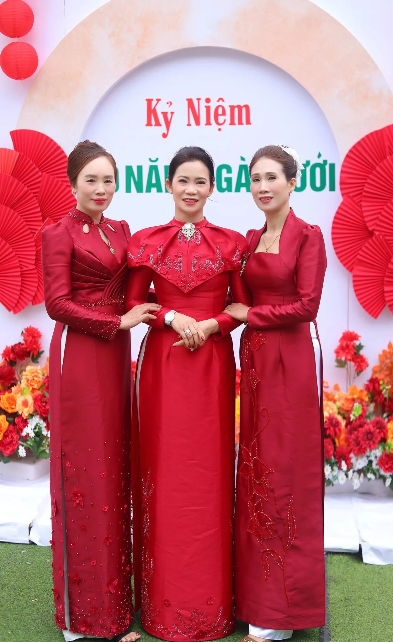 3-cap-vo-chong-cung-to-chuc-ky-niem-30-nam-ngay-cuoi-tai-hien-dieu-trung-hop-kho-tin-ai-nghe-cung-bat-ngo (6)