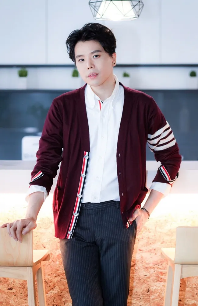 ro-gia-the-giau-co-cua-trinh-thang-binh-cau-am-nha-giau-tien-co-the-dot-chay-ca-thanh-pho (3)