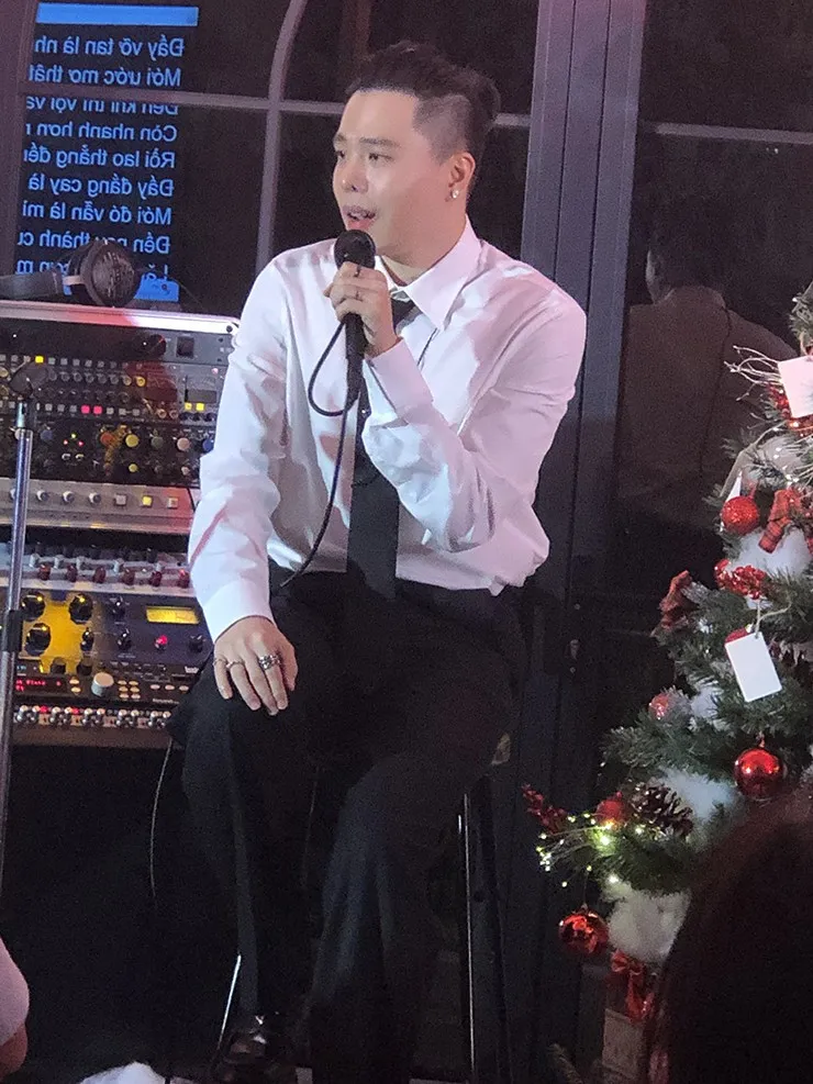 ro-gia-the-giau-co-cua-trinh-thang-binh-cau-am-nha-giau-tien-co-the-dot-chay-ca-thanh-pho (4)