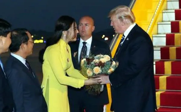 gai-viet-tang-hoa-cho-tong-thong-donal-trump-khien-nhieu-nguoi-tim-danh-tinh-nay-tro-thanh-ceo-lay-chong-trieu-phu (2)