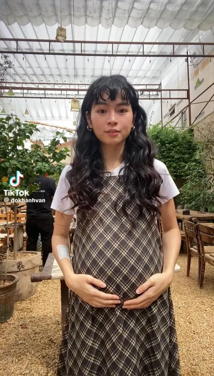 ro-anh-nang-tho-mat-biec-bung-bau-to-khe-ne-netizen-xon-xao-danh-tinh-ban-trai-nu-dien-vien (2)