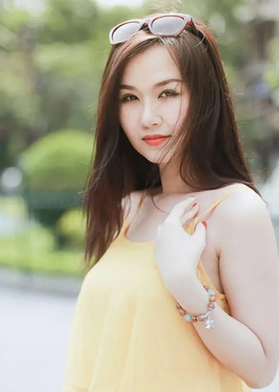 nu-ca-si-dinh-dam-vbiz-kho-so-vi-tinh-tung-bi-ban-trai-cu-phan-boi-dinh-di-tu (3)