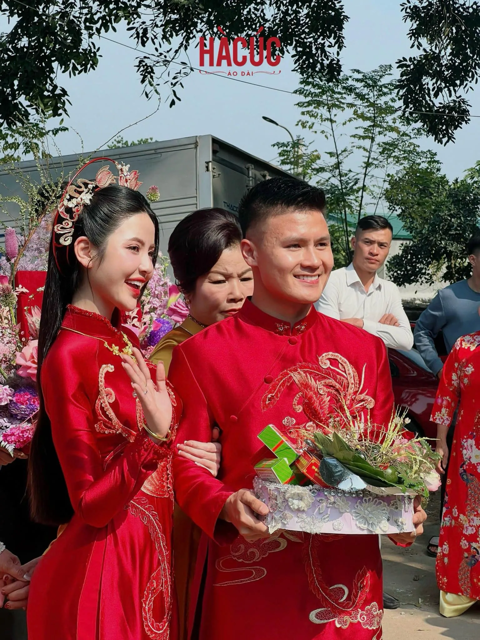 menu-tiec-cuoi-quang-hai-e-he-tan-15-mon-ten-goi-het-suc-my-mieu-nhung-den-mon-so-11-ai-nay-deu-ha-hoc (5)