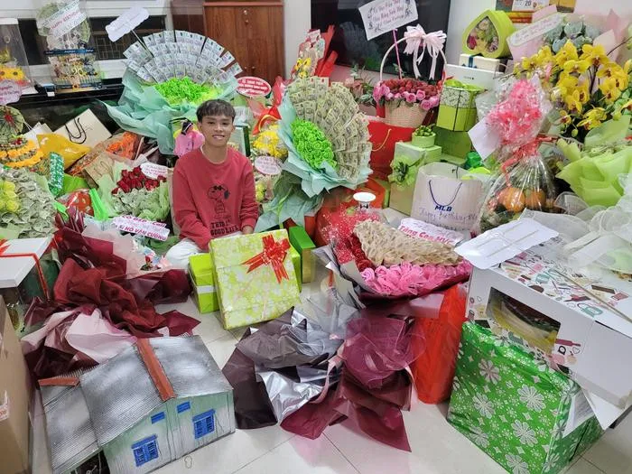 nam-ca-si-vbiz-gap-bien-dau-nam-dinh-liu-den-chuyen-tien-bac-voi-khan-gia-lon-tuoi-gay-xon-xao (115)