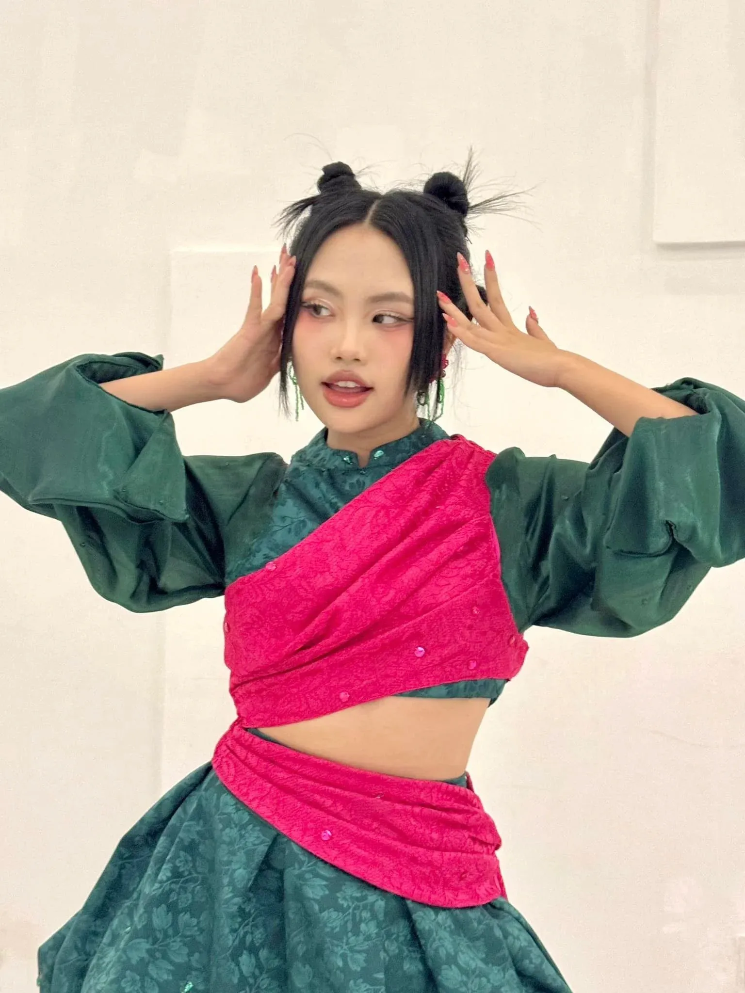 ro-anh-phuong-my-chi-am-tham-hoc-catwalk-chien-binh-nghin-mau-cuoc-thi-hoa-hau-hoa-binh-viet-nam-2024 (5)