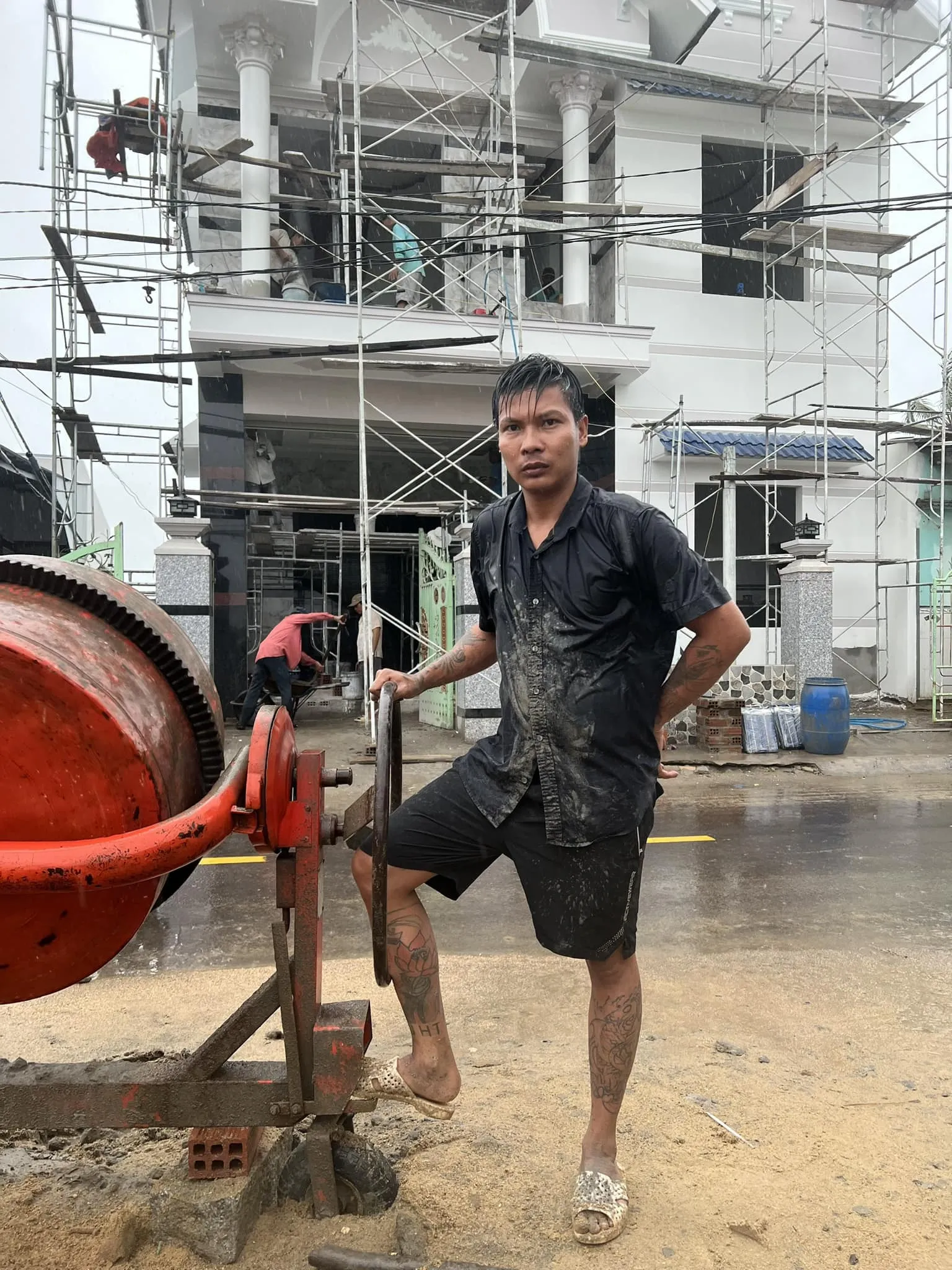 ro-tin-cong-ty-xay-dung-cua-loc-fuho-bat-ngo-pha-san-no-hang-ty-dong-phai-lam=le-biet-thu-bo-vo (5)