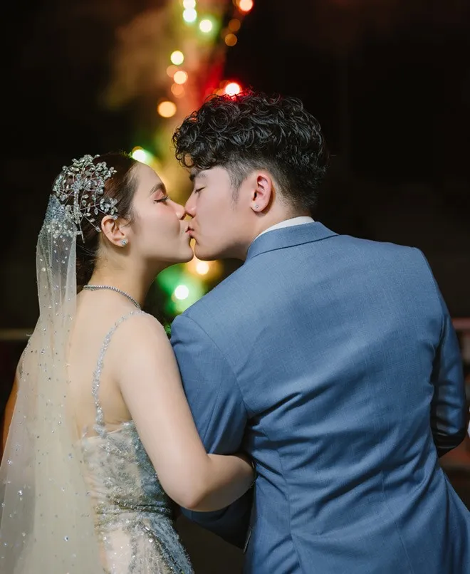 danh-tinh-co-dau-kim-cuong-hot-viet-nam-nhan-suong-suong-400-vien-kim-cuong-trong-ngay-cuoi-nguoi-hot-nhat-mxh (2)