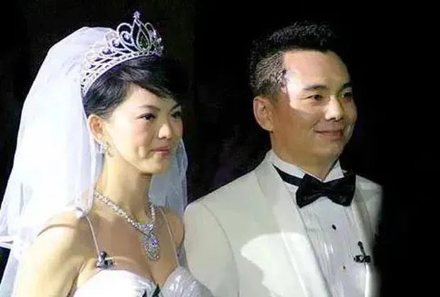 nu-dien-vien-dinh-on-ao-tinh-ai-canh-dong-nghiep-di-quay-phim-xa-nha-roi-giat-bo-ban (2)