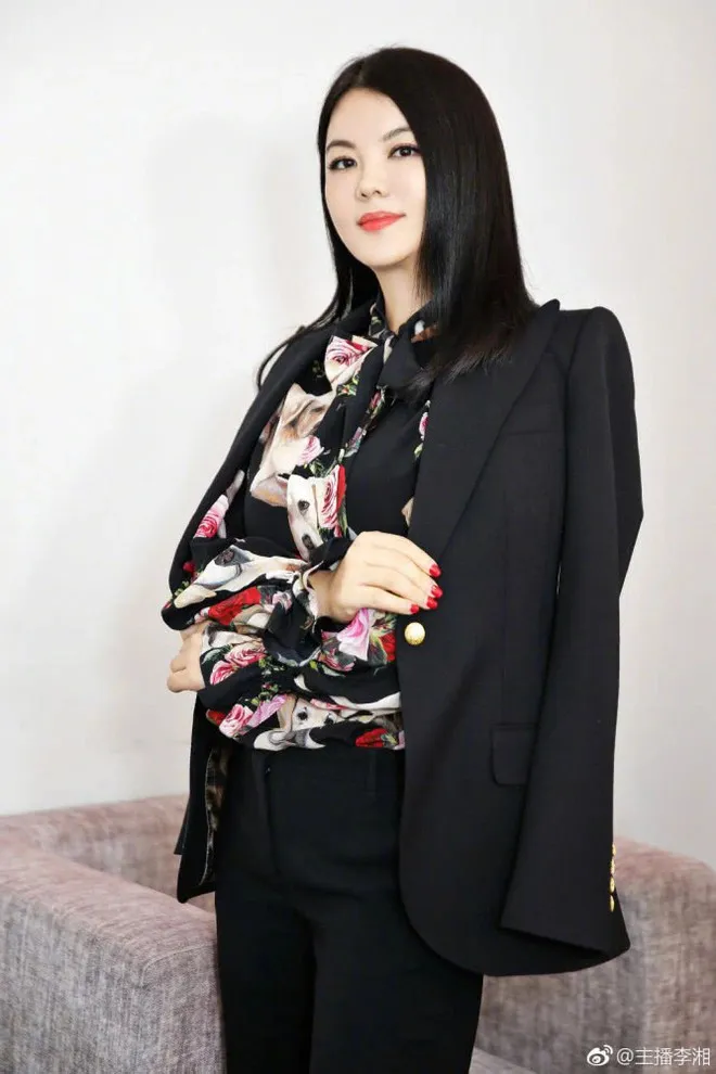 nu-dien-vien-dinh-on-ao-tinh-ai-canh-dong-nghiep-di-quay-phim-xa-nha-roi-giat-bo-ban (8)