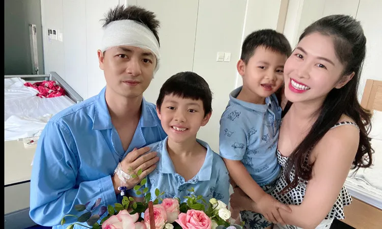 nam-ca-si-vbiz-dang-o-dinh-cao-su-nghiep-gap-bien-co-suc-khoe-ngung-ca-hat-roi-khoi-lang-giai-tri (2)