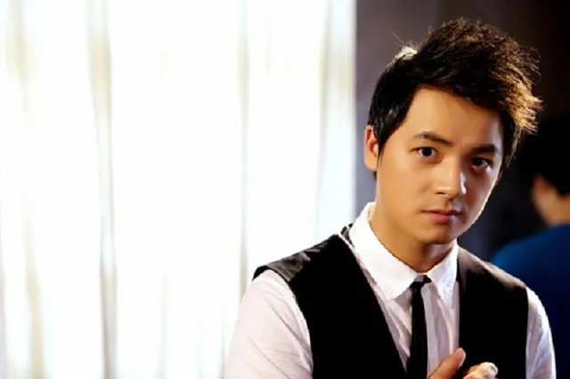 nam-ca-si-vbiz-dang-o-dinh-cao-su-nghiep-gap-bien-co-suc-khoe-ngung-ca-hat-roi-khoi-lang-giai-tri (31)