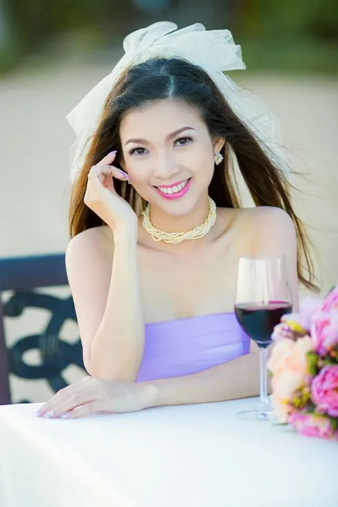 vo-chong-nu-ca-si-showbiz-viet-ghe-cho-mua-it-do-het-gan-300-trieu-thi-bi-trom-dap-vo-kinh-xe-lay-sach (5)