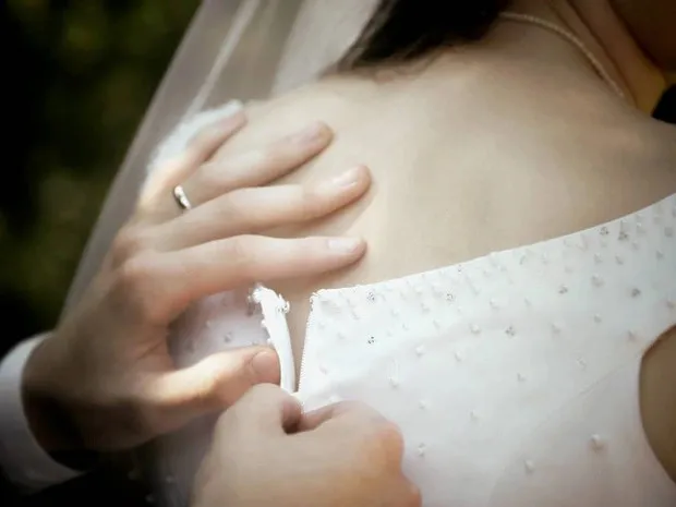 tu-choi-dong-phong-voi-chu-re-sau-ket-hon-co-gai-bi-doi-lai-sinh-le-nha-trai-kien-nha-gai-ra-toa (13)