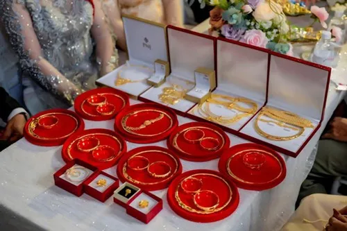 tu-choi-dong-phong-voi-chu-re-sau-ket-hon-co-gai-bi-doi-lai-sinh-le-nha-trai-kien-nha-gai-ra-toa (2)