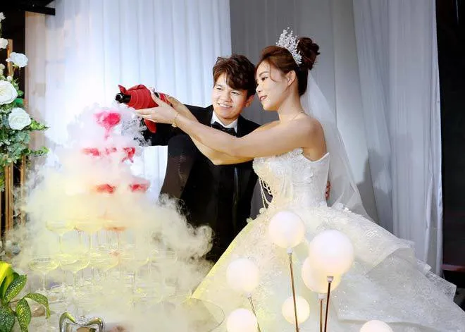 nu-tuyen-thu-viet-nam-cuoi-vo-va-cau-chuyen-bien--tu-hang-xom-di-nghi-dem-pha-de-co-duoc-1-dam-cuoi (4111)