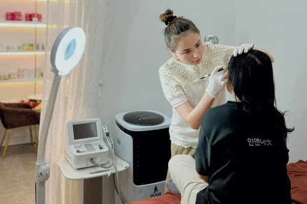 hoa-hau-viet-tung-kiem-1-ty-dong-trong-30-phut-gap-bi-kich-hon-nhan-phai-sang-xu-nguoi-phun-xam-kiem-song (11114)