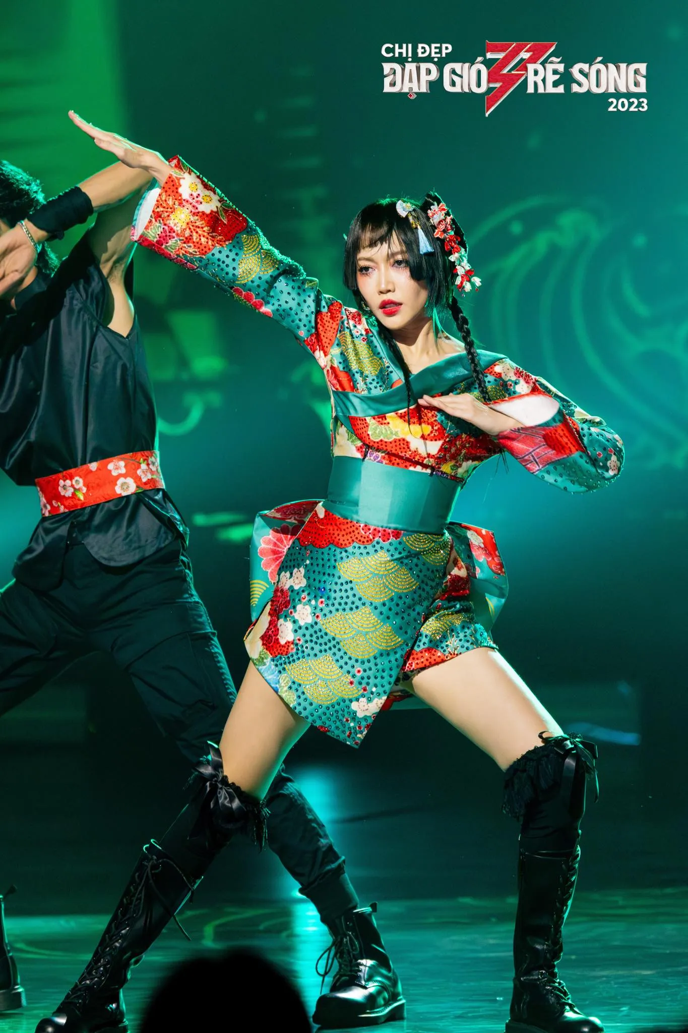 doan-trang-gap-chan-thuong-o-tong-duyet-van-xuat-sac-danh-chien-thang-truoc-dieu-nhi-o-tran-so-lo-cong-dien-5 (12)