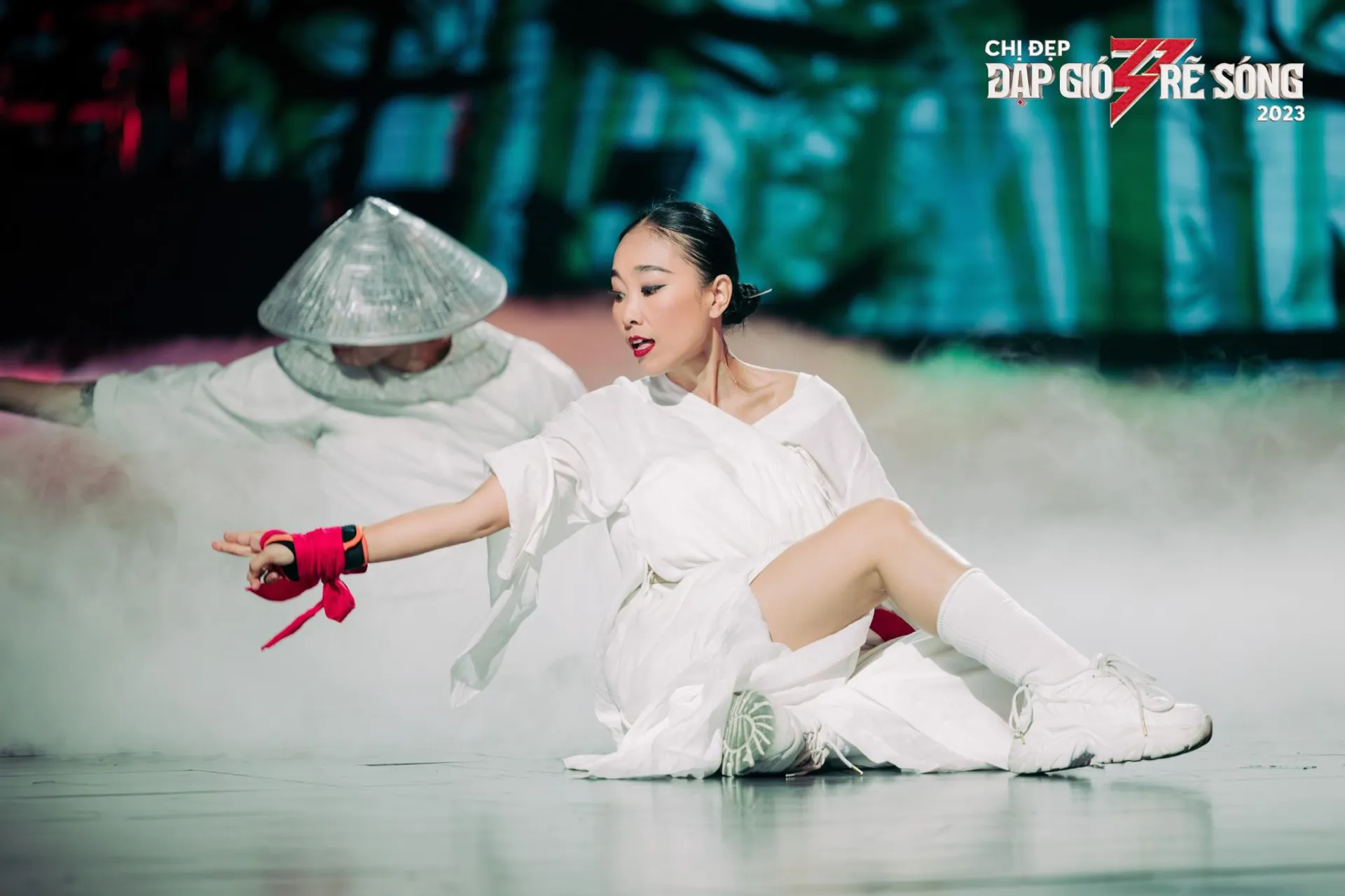 doan-trang-gap-chan-thuong-o-tong-duyet-van-xuat-sac-danh-chien-thang-truoc-dieu-nhi-o-tran-so-lo-cong-dien-5 (15)