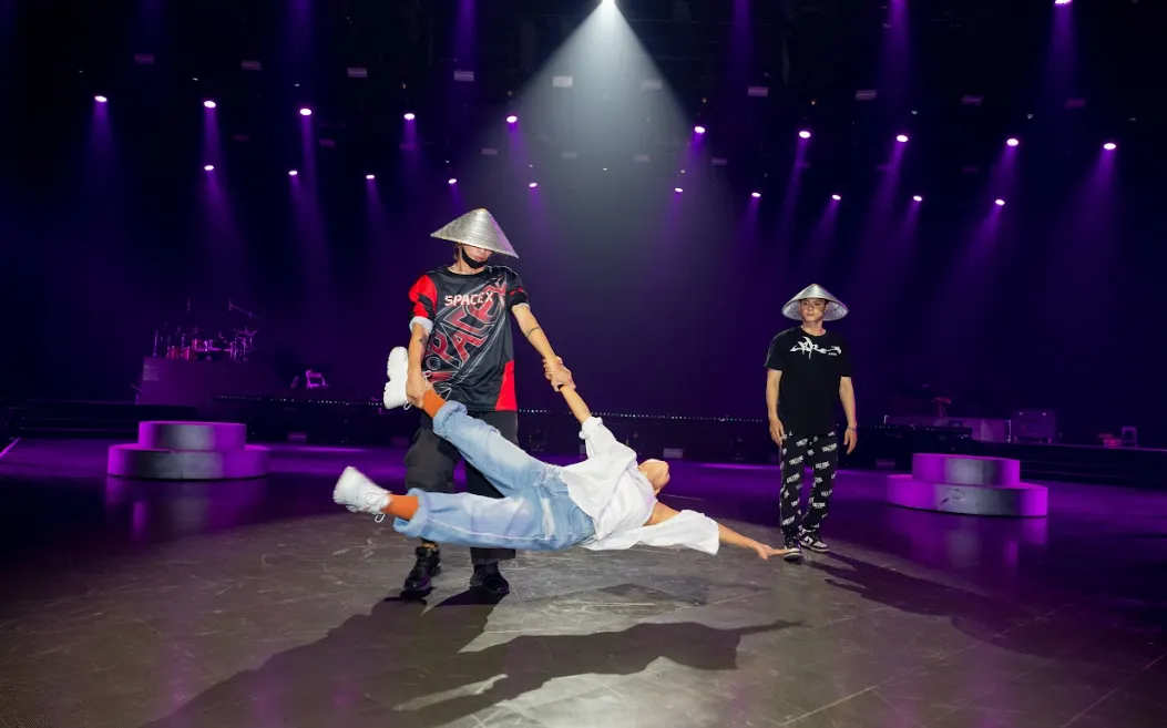 doan-trang-gap-chan-thuong-o-tong-duyet-van-xuat-sac-danh-chien-thang-truoc-dieu-nhi-o-tran-so-lo-cong-dien-5