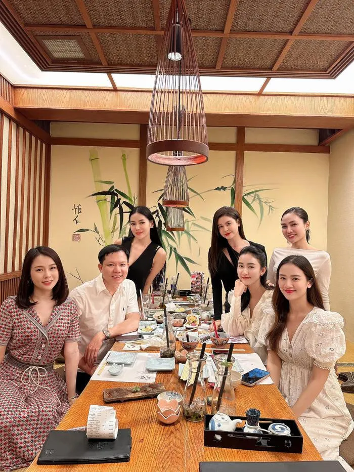 bac-si-cao-huu-thinh-lan-san-lam-ca-si-khien-dan-tinh-xon-xao-netizen-thac-mac-chan-nghe-bac-si-dan-than-vao-showbiz (7)