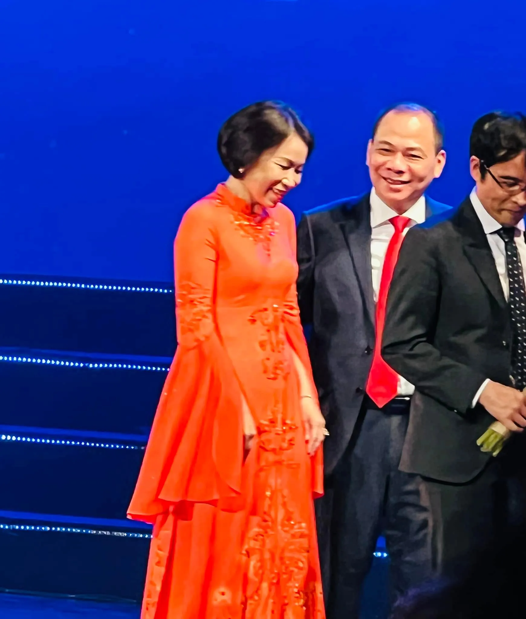 danh-tinh-nguoi-vo-hiem-lo-dien-ty-phu-pham-nha-vuong-tu-ban-hoc-thanh-ban-den-nguoi-quyen-luc-san-chung-khoan (3)