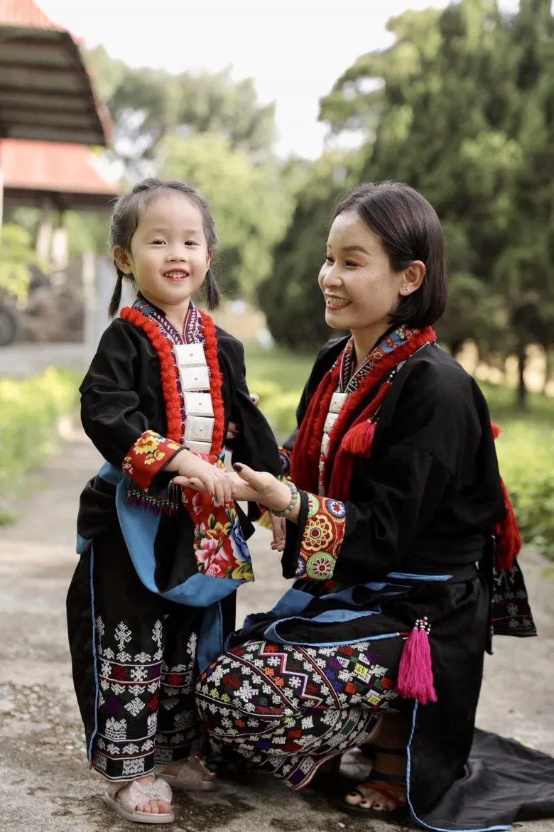 nguoi-phu-nu-viet-nam-so-huu-ten-doc-la-trung-voi-bo-va-ong-noi-nghe-ly-giai-con-ngo-ngang-hon (3)