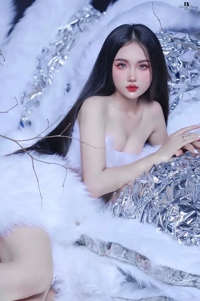 chang-trai-6-mui-vam-vo-chuyen-gioi-thanh-con-gai-khien-dan-tinh-tron-mat-danh-doi-tuoi-tho-thuc-hien-uoc-mo (3)