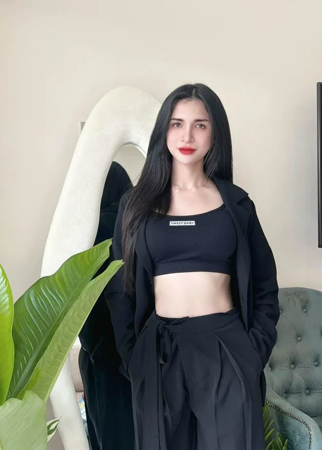 chang-trai-6-mui-vam-vo-chuyen-gioi-thanh-con-gai-khien-dan-tinh-tron-mat-danh-doi-tuoi-tho-thuc-hien-uoc-mo (7)