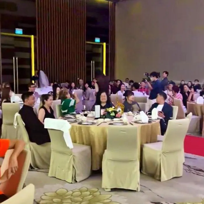 ep-con-gia-cuoi-nguoi-khong-yeu-co-dau-om-tien-sinh-le-bo-trong-truoc-ngay-cuoi-khien-bo-me-dieu-dung (3)