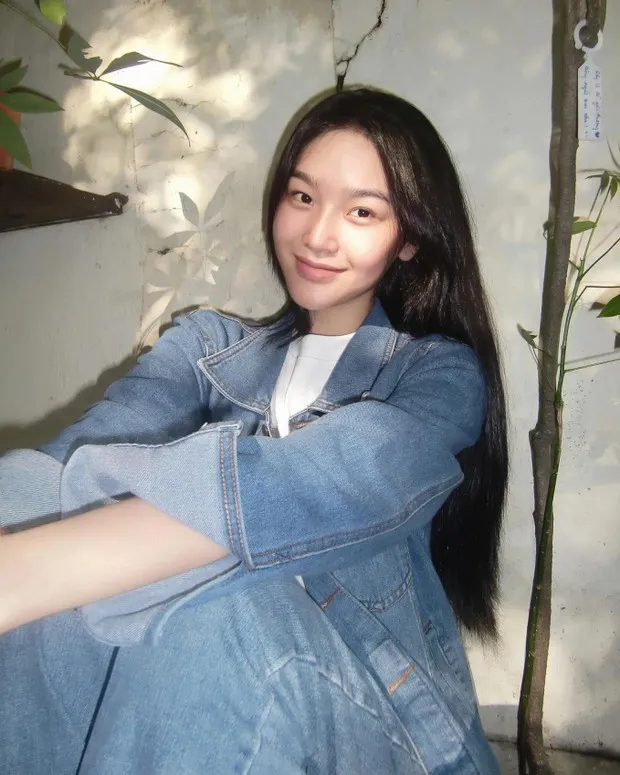 co-gai-tieu-tam-hot-nhat-man-anh-viet-so-huu-cap-mat-ho-ly-gay-cu-y-den-ten-goi-cung-doc-la (16)