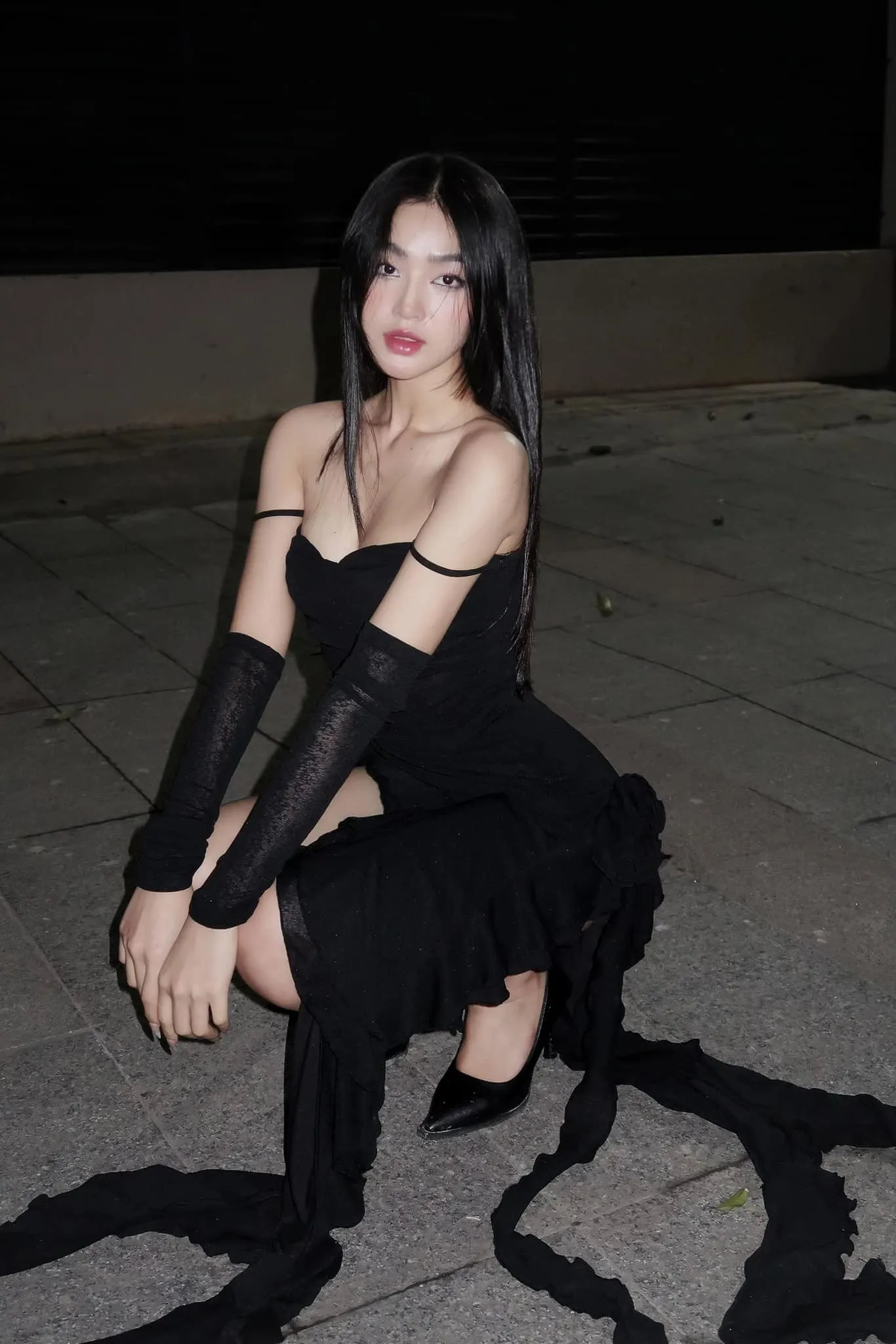 co-gai-tieu-tam-hot-nhat-man-anh-viet-so-huu-cap-mat-ho-ly-gay-cu-y-den-ten-goi-cung-doc-la (31)