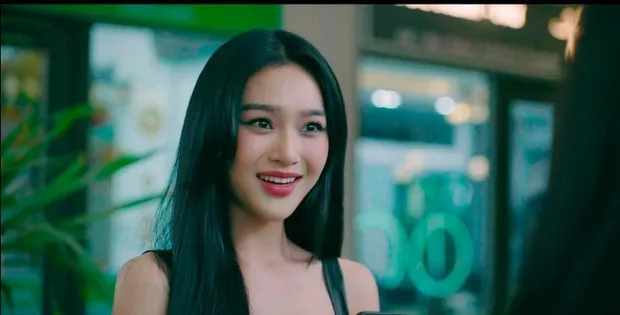 co-gai-tieu-tam-hot-nhat-man-anh-viet-so-huu-cap-mat-ho-ly-gay-cu-y-den-ten-goi-cung-doc-la (6)