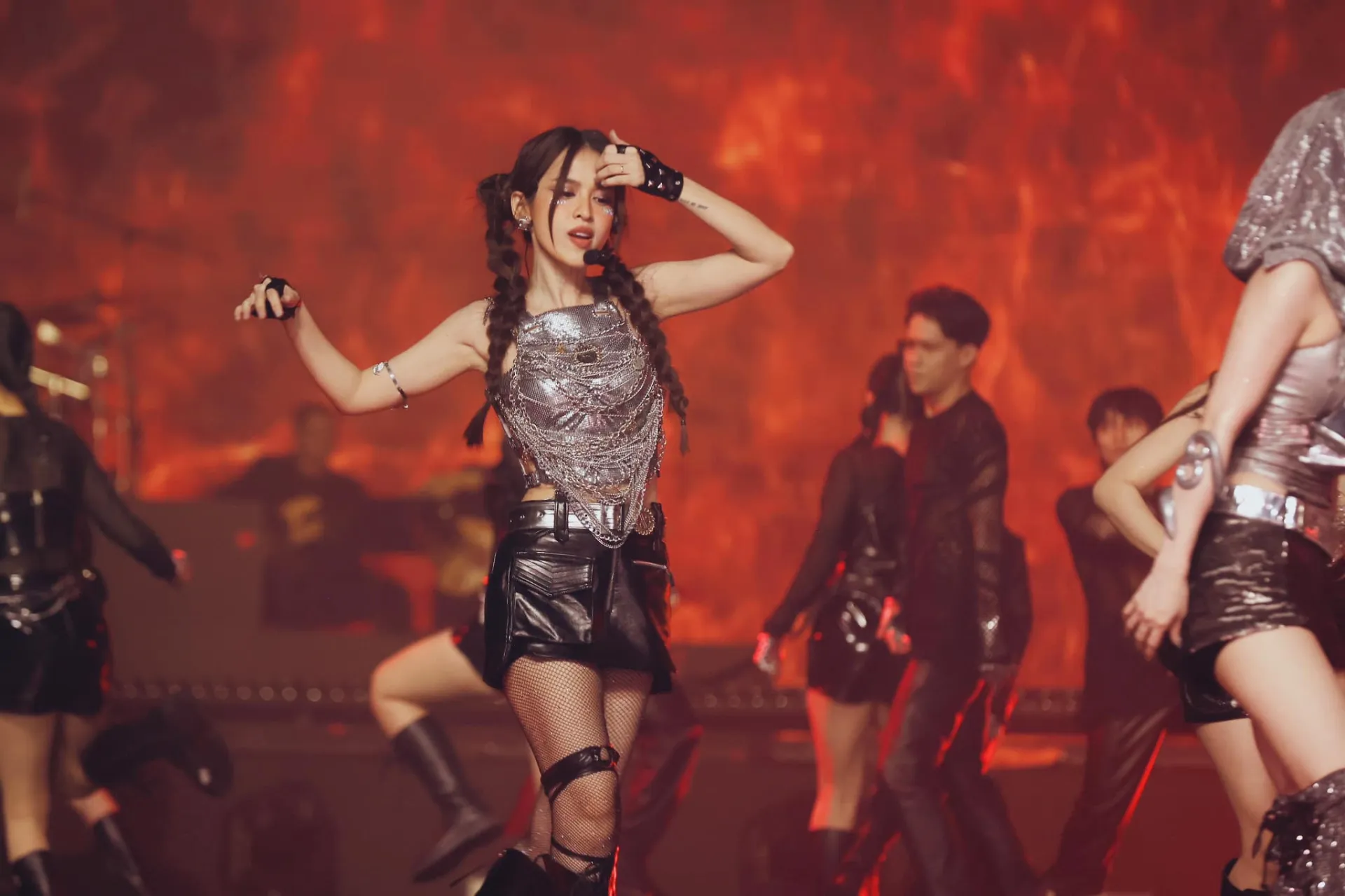 tu-vi-bien-hoa-da-dang-tai-chi-dep-dap-gio-re-song-lam-moi-hit-em-gai-mua-qua-an-tuong (10)