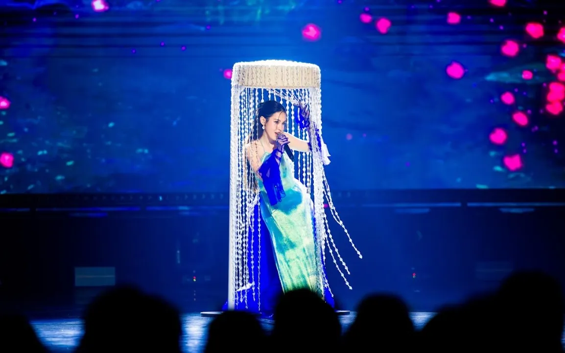 tu-vi-bien-hoa-da-dang-tai-chi-dep-dap-gio-re-song-lam-moi-hit-em-gai-mua-qua-an-tuong (2)