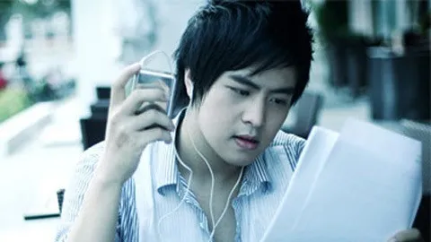 hoang-tu-nhac-viet-qua-doi-do-mac-benh-hiem-ten-duoc-dat-cho-mot-ngoi-sao-ngan-hang-sao-quoc-te-chung-nhan (8)