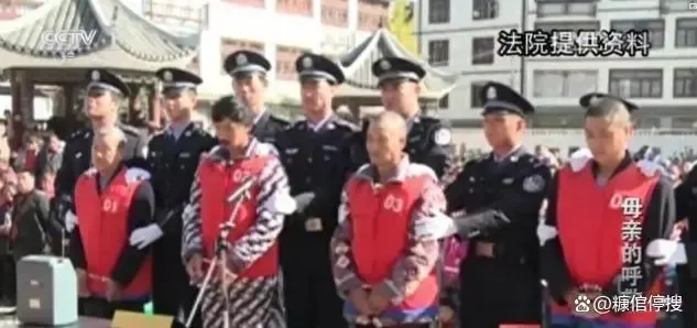 cu-ba-qua-doi-truoc-san-nha-do-cac-con-choi-trach-nhiem-hang-xom-trinh-bao-nho-cong-an-giai-quyet (19)