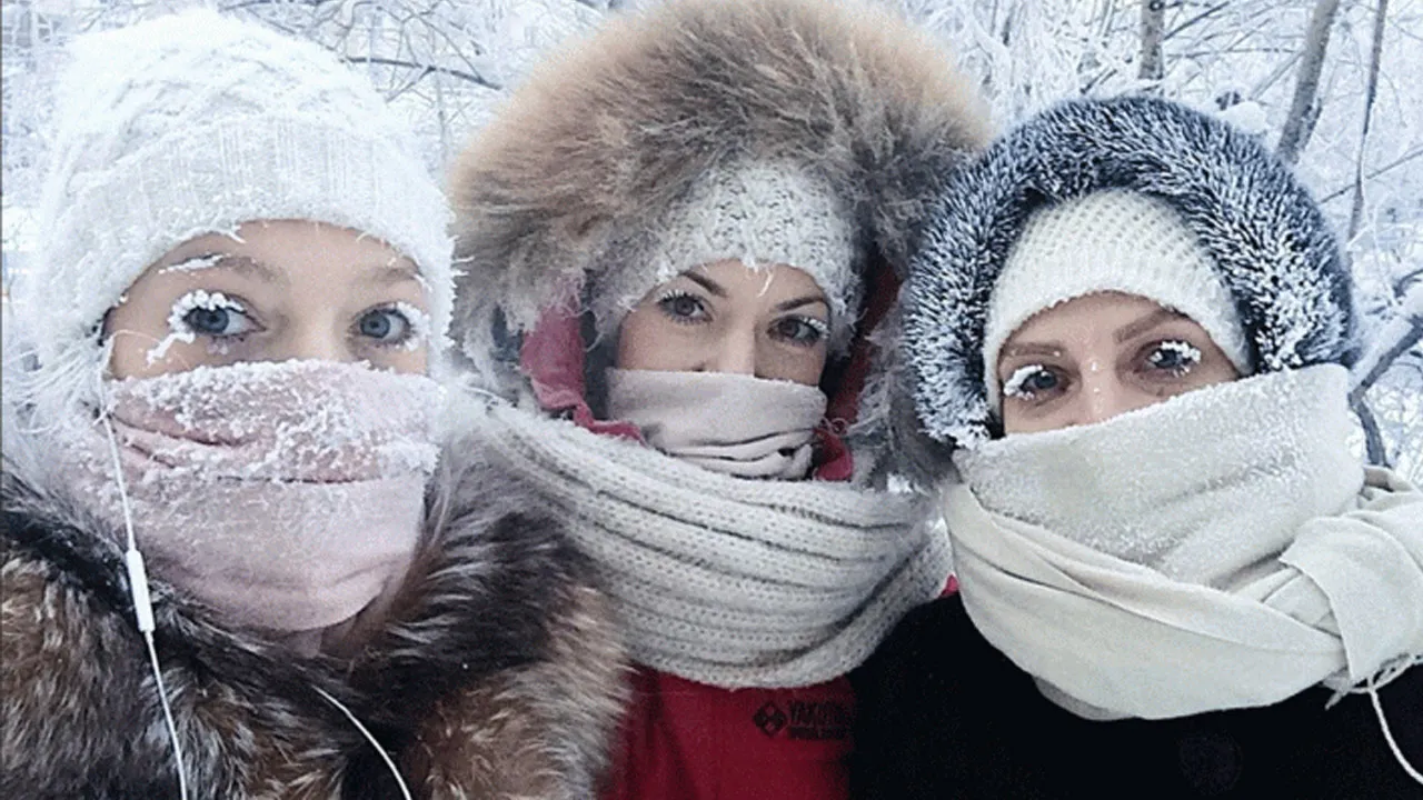 khiep-so-ngoi-lang-lanh-nhat-the-gioi-chi-500-nguoi-song-dung-ngoai-troi-5-phut-la-long-mi-hay-toc-deu-bi-dong-bang (1)