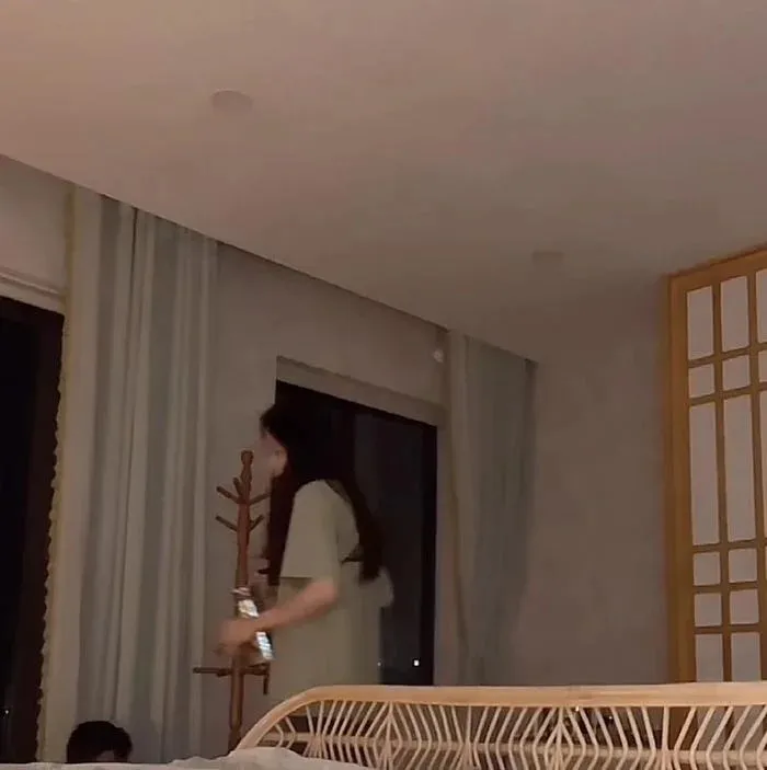 nam-em-co-bieu-hien-la-tren-livestream-am-chi-se-lam-chuyen-dai-dot-neu-bi-don-den-duong-cung-gay-hoang-mang (5)