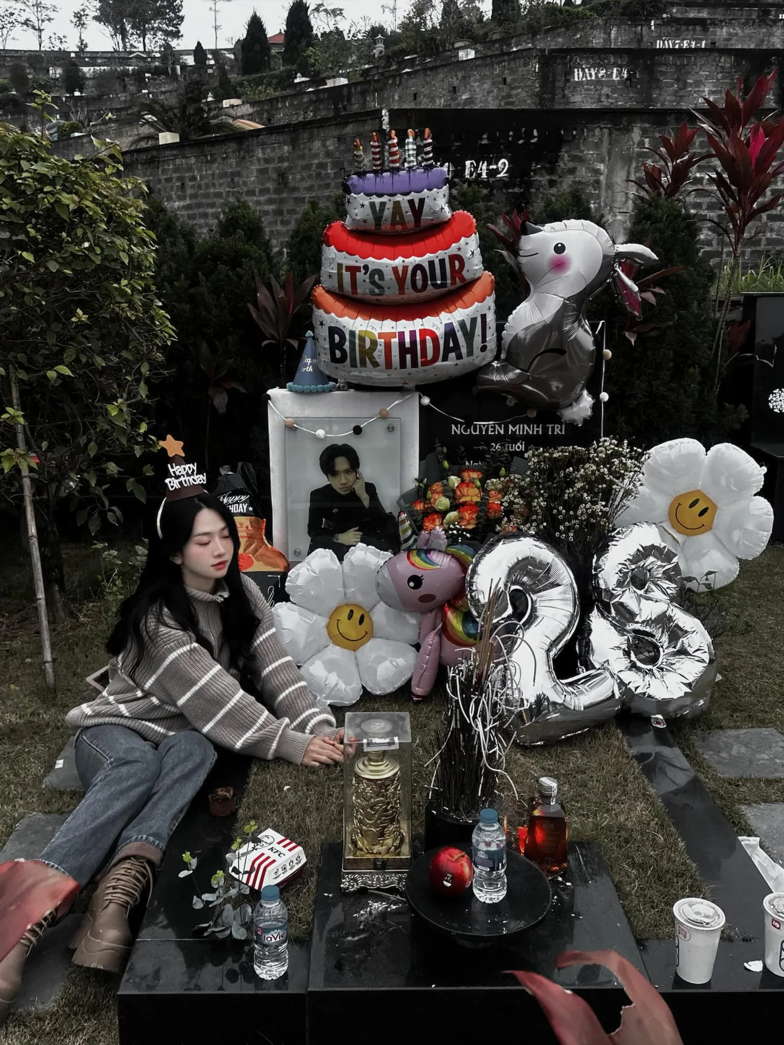le-bong-to-chuc-sinh-nhat-cho-nguoi-ban-da-mat-3-nam-vo-doc-binh-luan-ai-nay-deu-ghi-dung-1-cau-rung-minh (12)