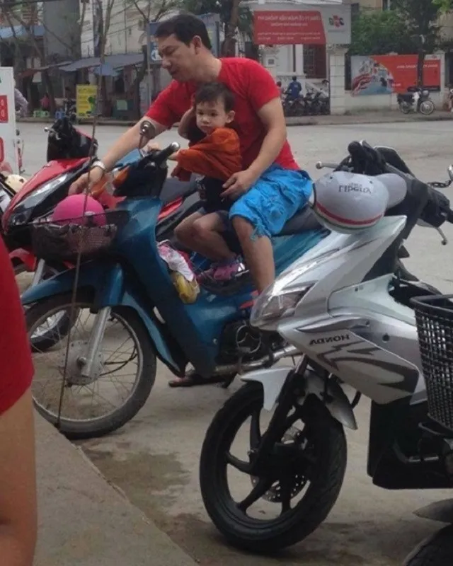 chang-trai-lam-lo-xe-boc-vac-nay-doi-doi-thanh-danh-hai-dat-cang-lay-duoc-vo-tre-kem-11-tuoi (8)
