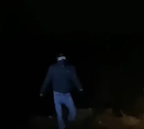 di-khuya-thay-doi-chan-lo-lung-cap-vo-chong-bam-bung-lai-xem-thi-toat-mo-hoi-hot-truoc-canh-tuong (5)