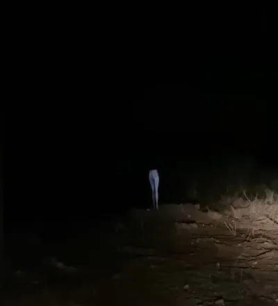 di-khuya-thay-doi-chan-lo-lung-cap-vo-chong-bam-bung-lai-xem-thi-toat-mo-hoi-hot-truoc-canh-tuong (6)