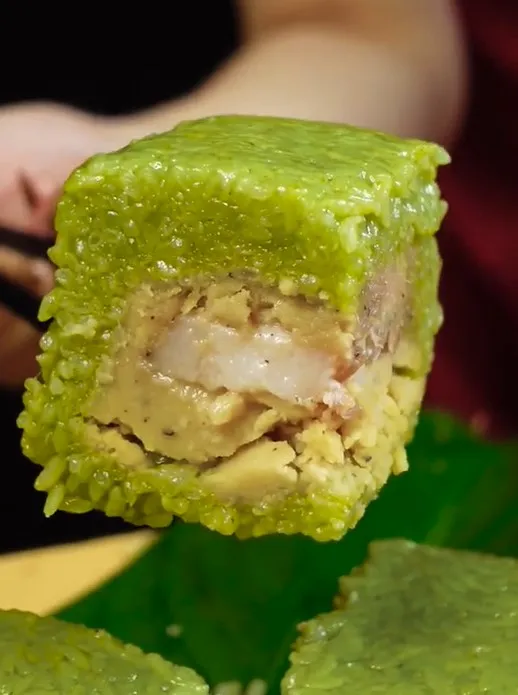 su-that-ve-mau-xanh-ngat-cua-banh-chung-tuong-dep-mat-hoa-ra-la-pham-mau (3)