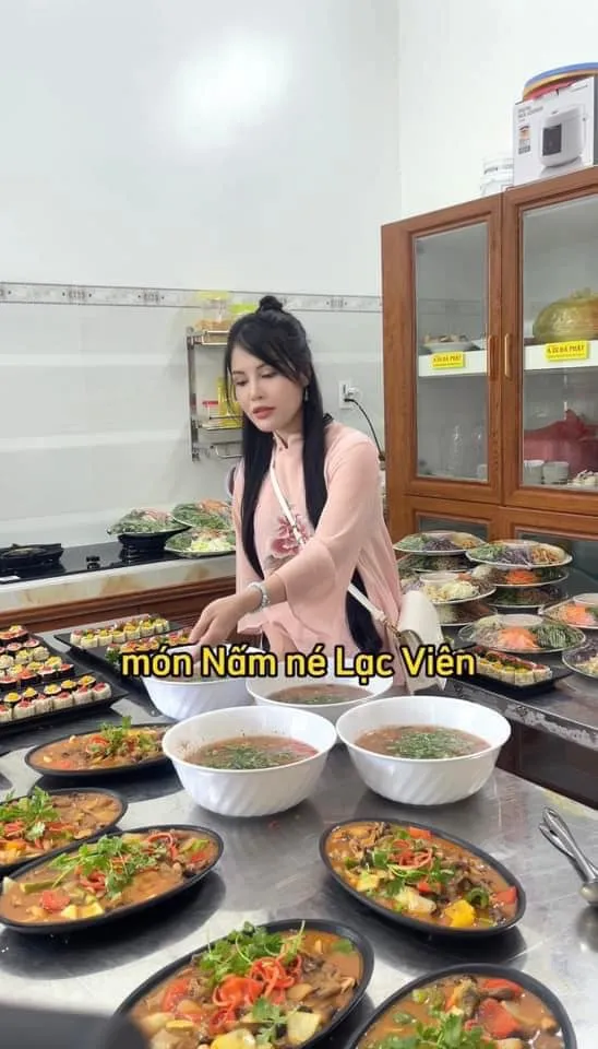 dam-cuoi-chay-pha-vo-quy-tac-o-mien-tay-mon-an-cau-ky-den-kinh-ngac-co-dau-chu-re-khong-nhan-tien-mung (11)